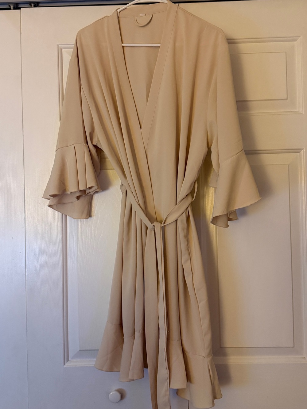 Cream/Tan Robe with ruffle sleeves - Size XL/XXL/3XL